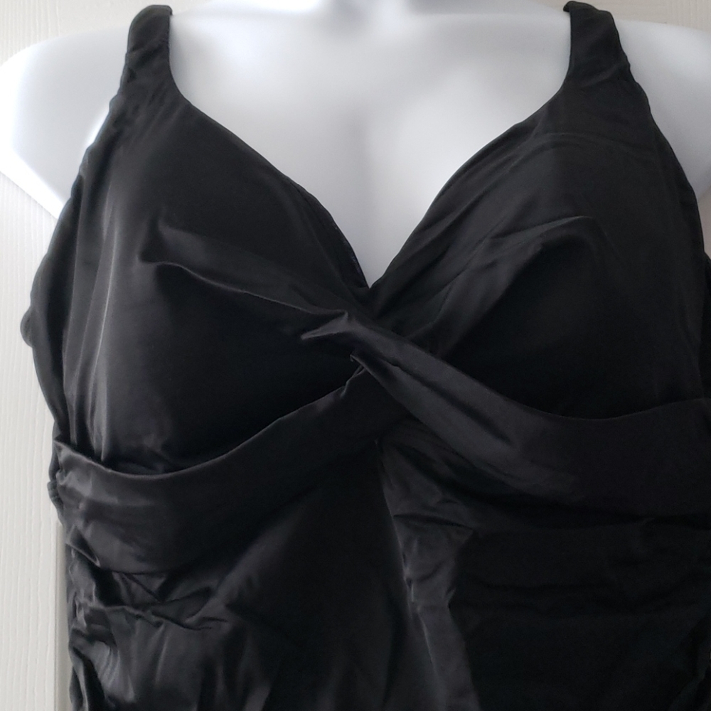 Twisted Front One Piece Swimsuit - Picture 4 of 7